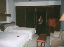 Maula nani room